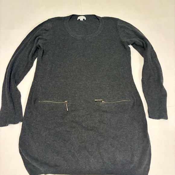 36. Joseph A gray top size medium - Picture 3 of 6